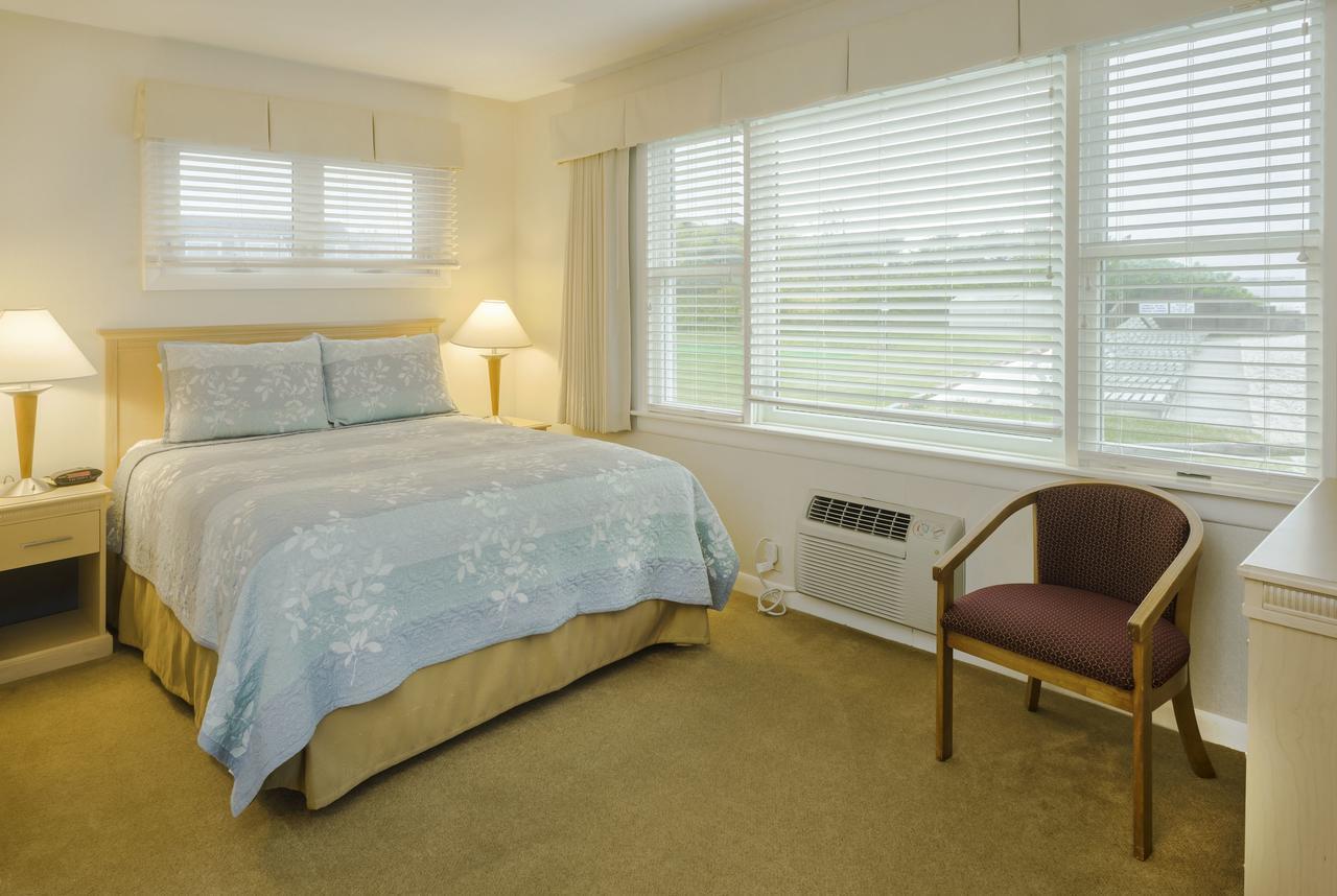 Surfcomber On The Ocean Motel South Yarmouth Exterior photo